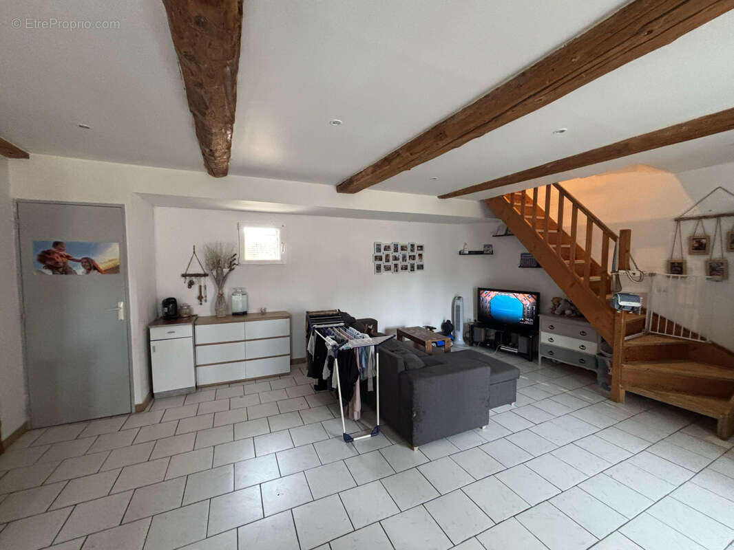 Appartement à NISSAN-LEZ-ENSERUNE