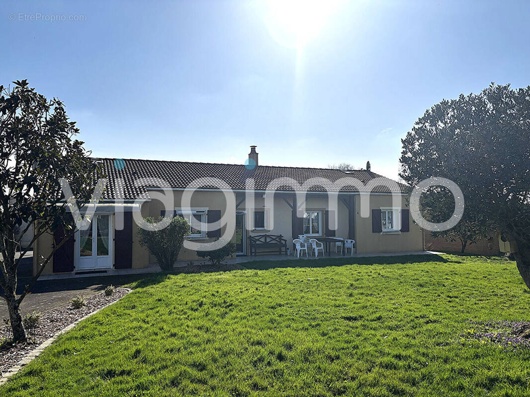 Maison à LE GIROUARD