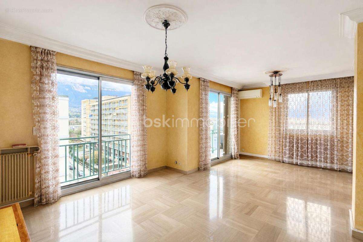 Appartement T5 (en T4) au DERNIER ÉTAGE avec balcon + cave - photo 13