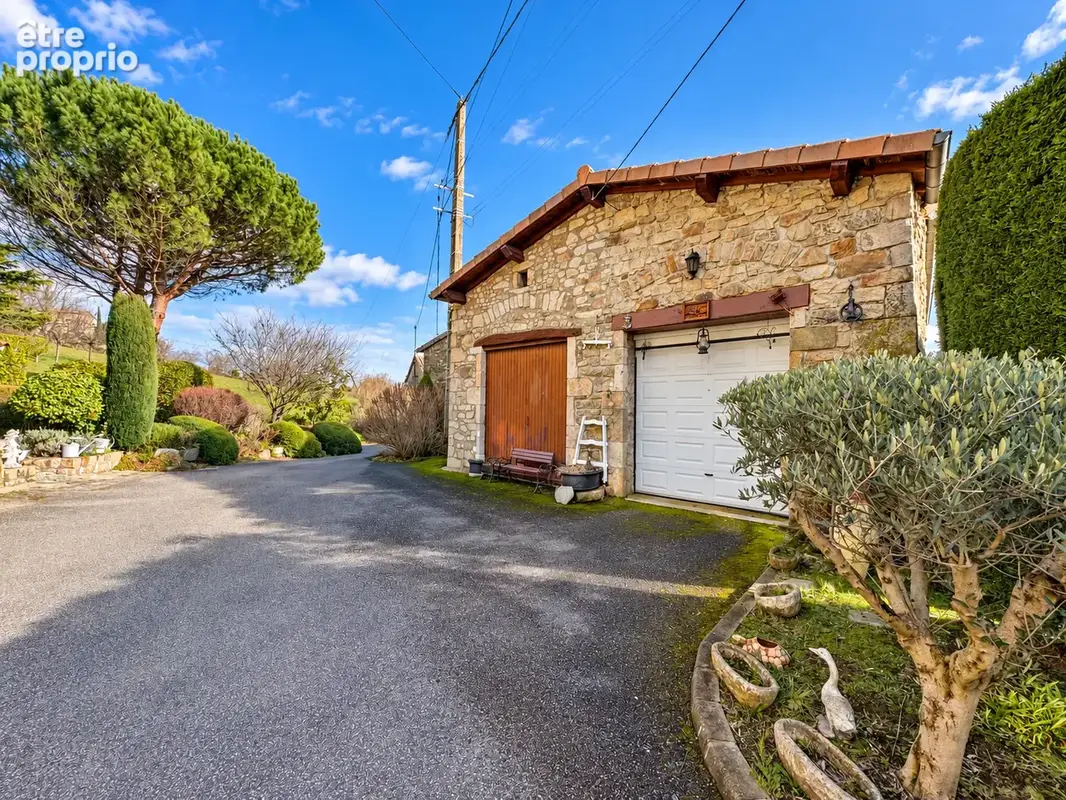 Charmante maison avec dépendances et terrain   Pélussin (42) - photo 21