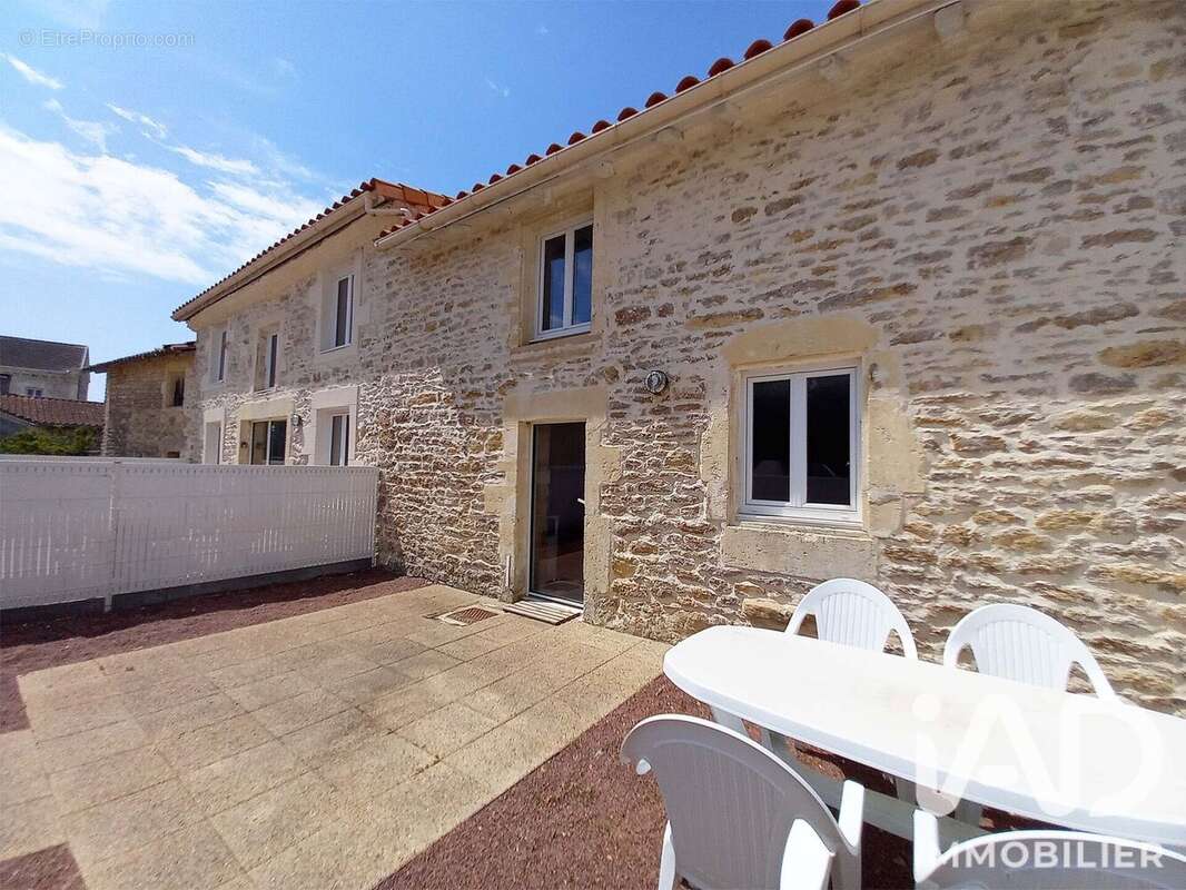 Photo 2 - Maison à COURANT