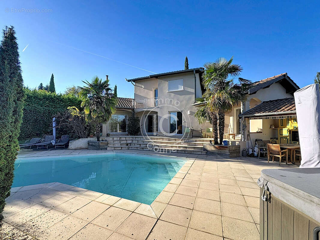Maison à COLLONGES-AU-MONT-D&#039;OR