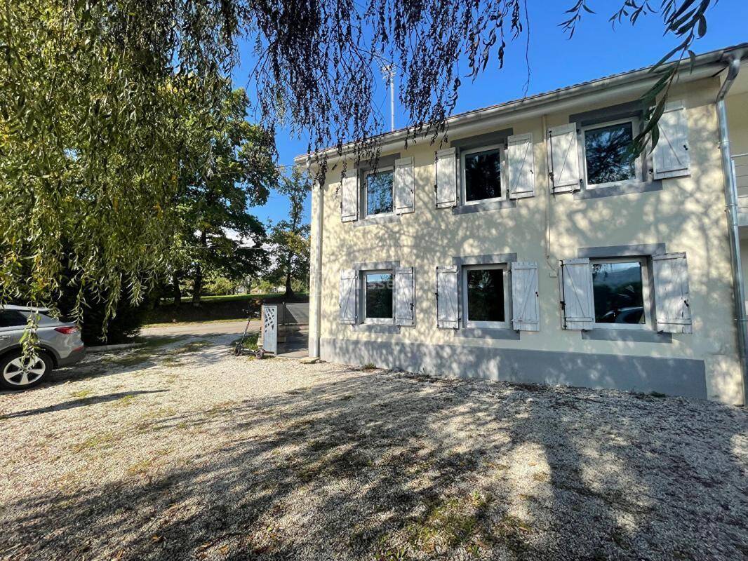 Appartement à EVETTE-SALBERT