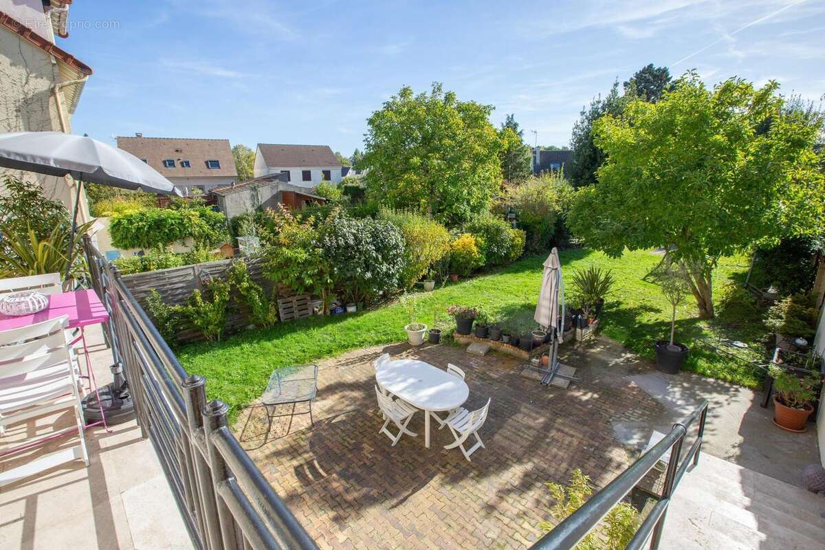 Photo 5 - Maison à LE MESNIL-SAINT-DENIS