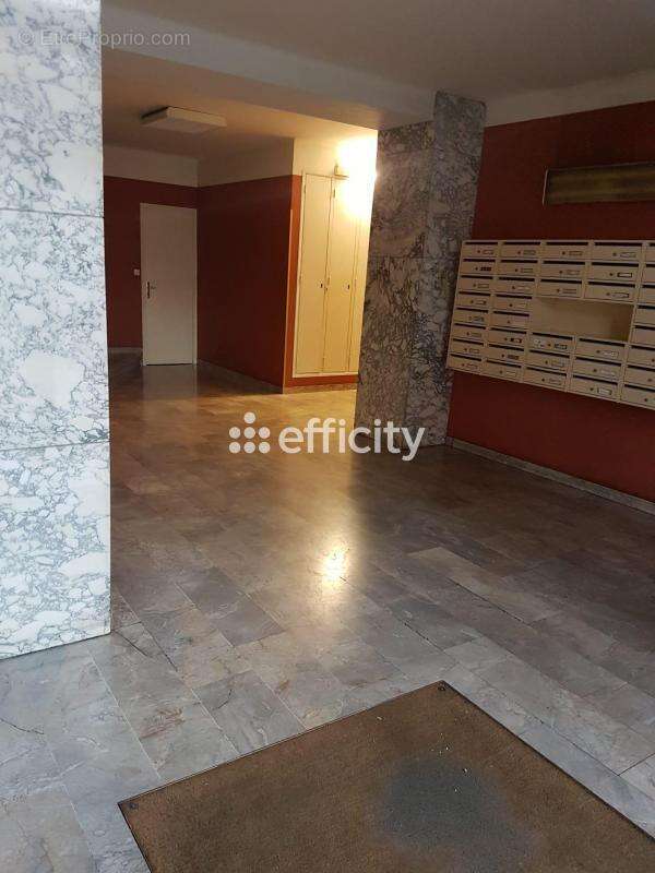 Appartement à MARSEILLE-4E