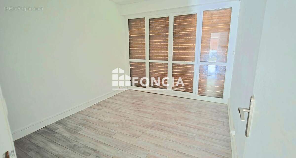 Appartement à LA CELLE-SAINT-CLOUD