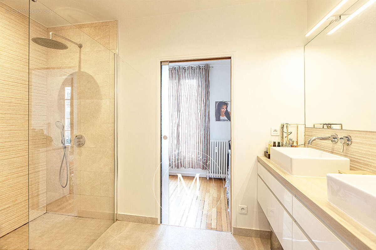 Appartement à MONTROUGE