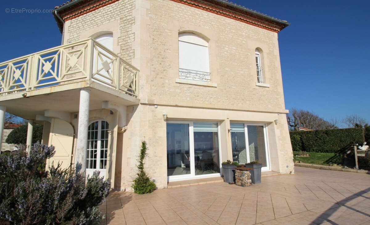 Appartement à MESCHERS-SUR-GIRONDE