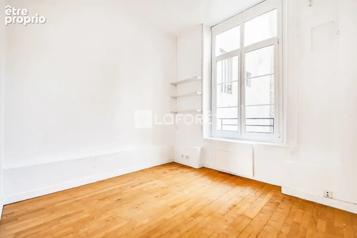 Paris 4ème - Rue Saint-Paul - Appartement de 2 pièces. - photo 6