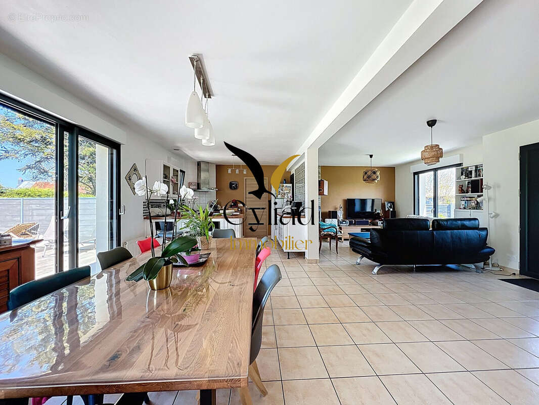 Maison à SAINT-MELOIR-DES-ONDES