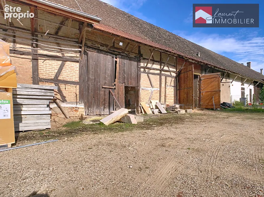 Simandre - Ensemble immobilier avec maison, grange et nombreuses dépendances - 212 000 - photo 14