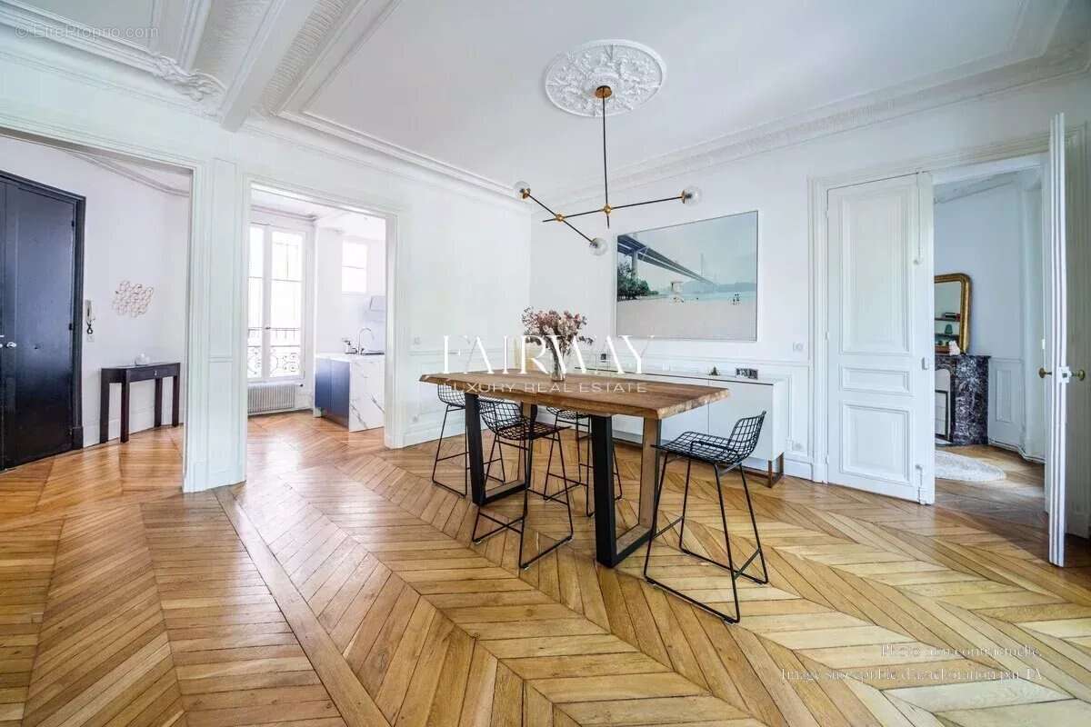 Appartement à PARIS-10E