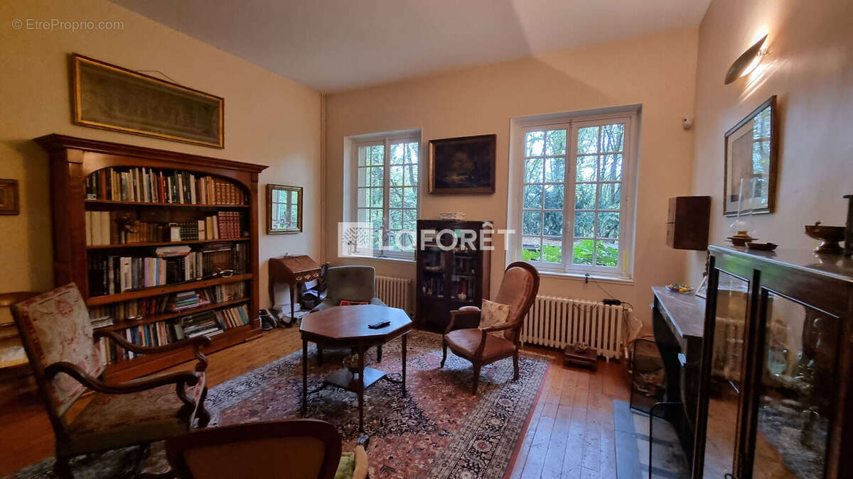 Maison à MONTEVRAIN