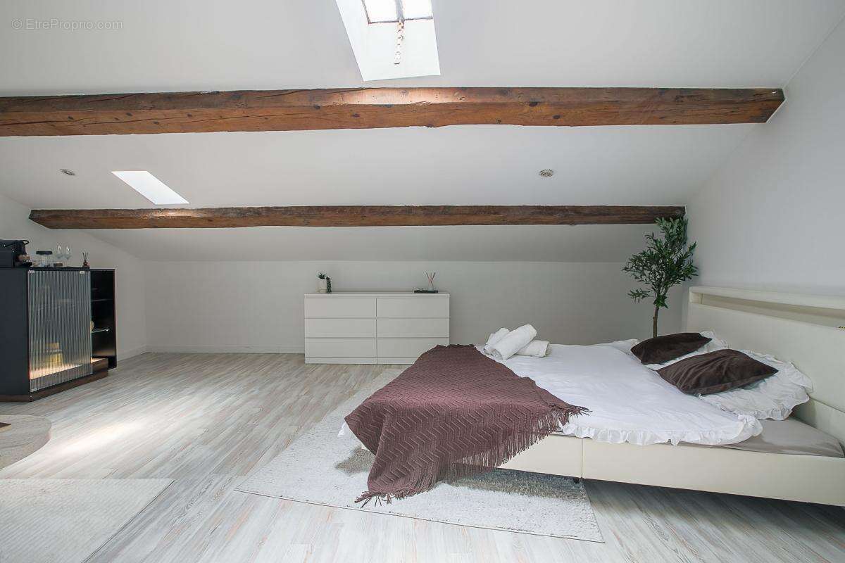 Appartement à MARSEILLE-6E