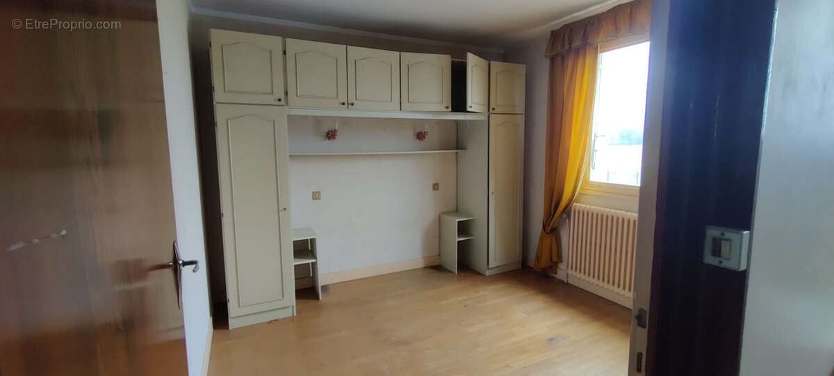 Appartement lumineux à rénover - photo 4