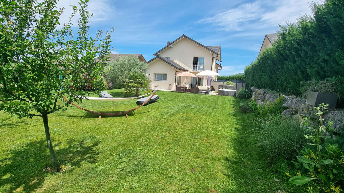 Maison à SAINT-CERGUES