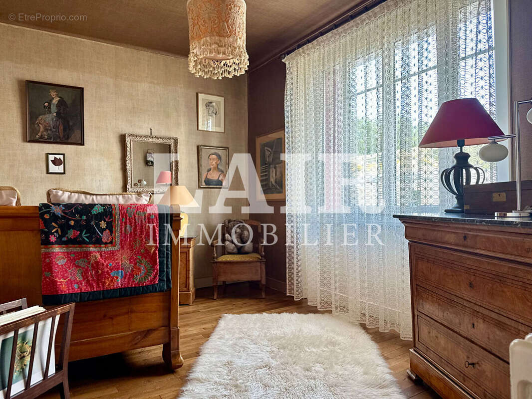 Maison à LE MELE-SUR-SARTHE