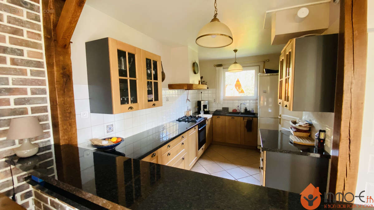 Maison à CONDE-SAINTE-LIBIAIRE