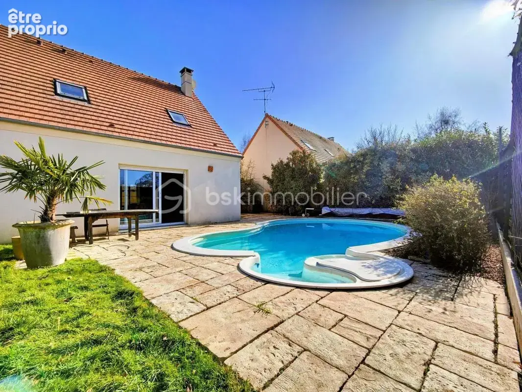 Belle maison familiale av 4 chambres, piscine chauffée et garage - photo 2