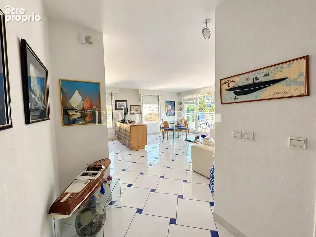 En exclusivité trois pièces à vendre avec terrasse, belle vue dégagée et garage - photo 3