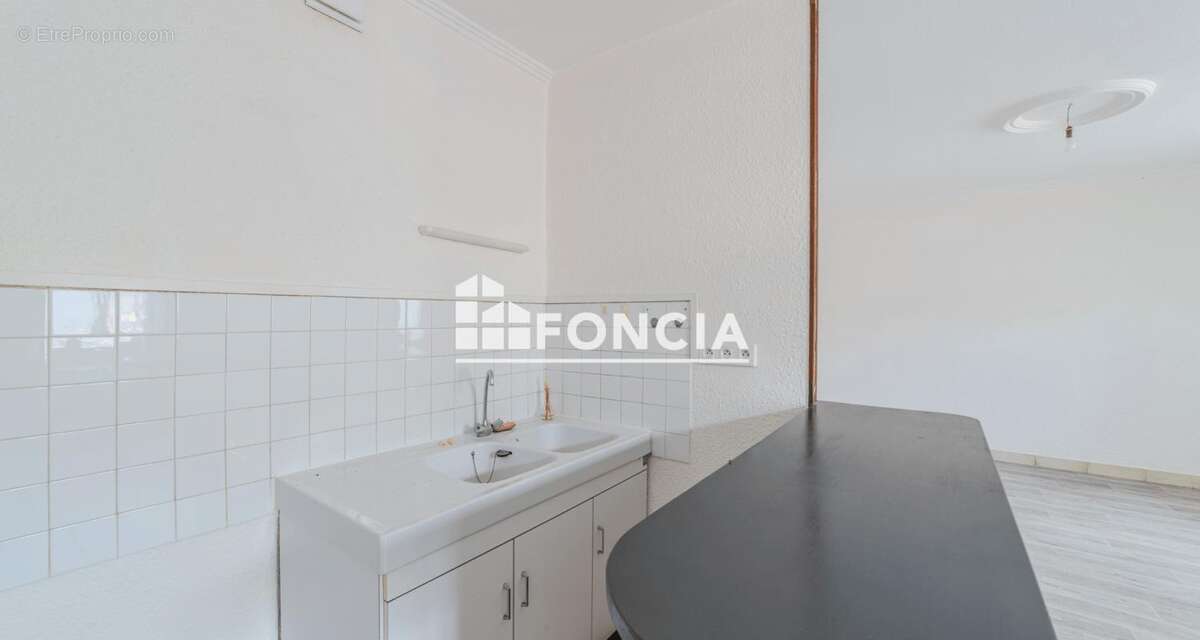 Maison en pierre – 99 m² – 3 chambres – Saint-Alban-les-Eaux - photo 5
