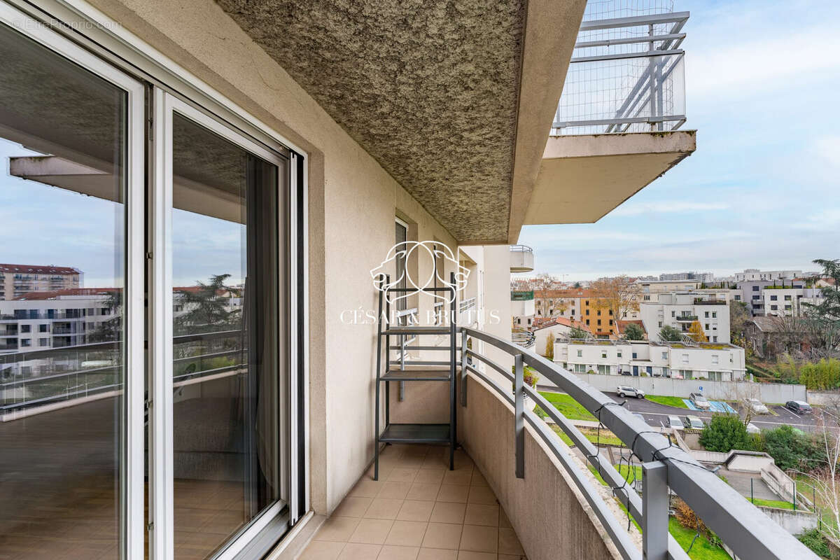 Appartement à LYON-8E