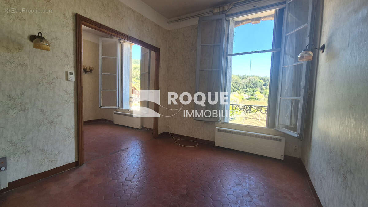 Appartement à LAMALOU-LES-BAINS