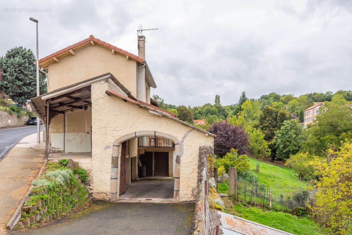 Maison à ESPALY-SAINT-MARCEL