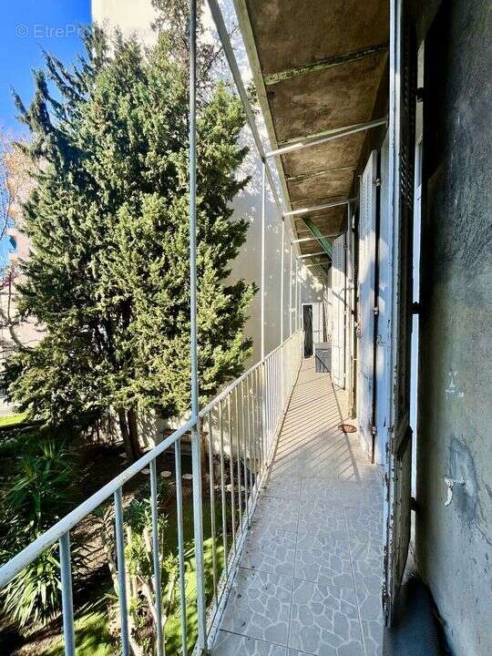 Appartement à MARSEILLE-4E