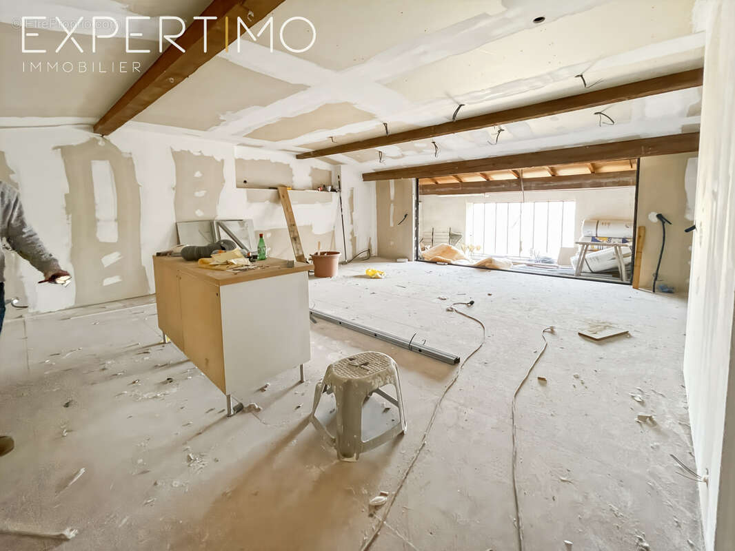 Appartement à POUSSAN