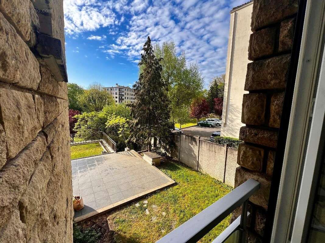 Appartement à VILLE-D'AVRAY