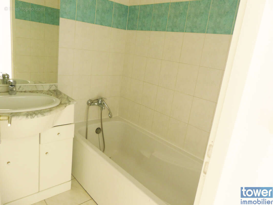 Appartement à LAMALOU-LES-BAINS