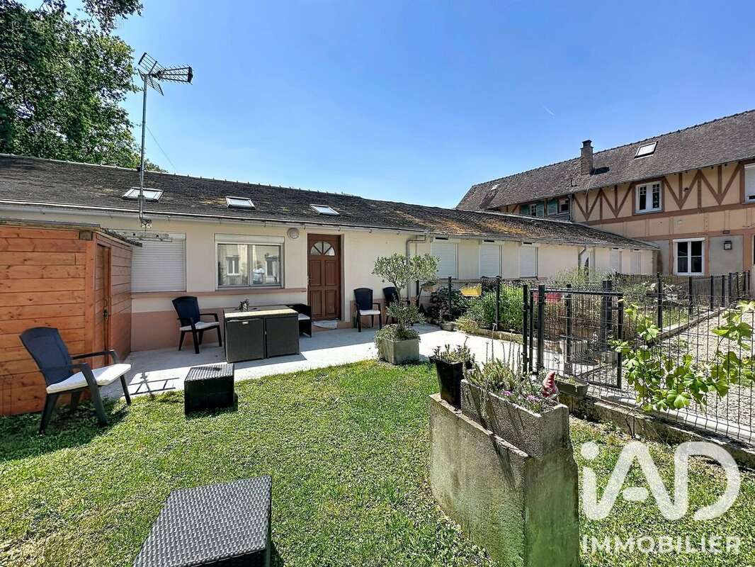 Appartement 25 m² à Vert-Saint-Denis  - photo 2