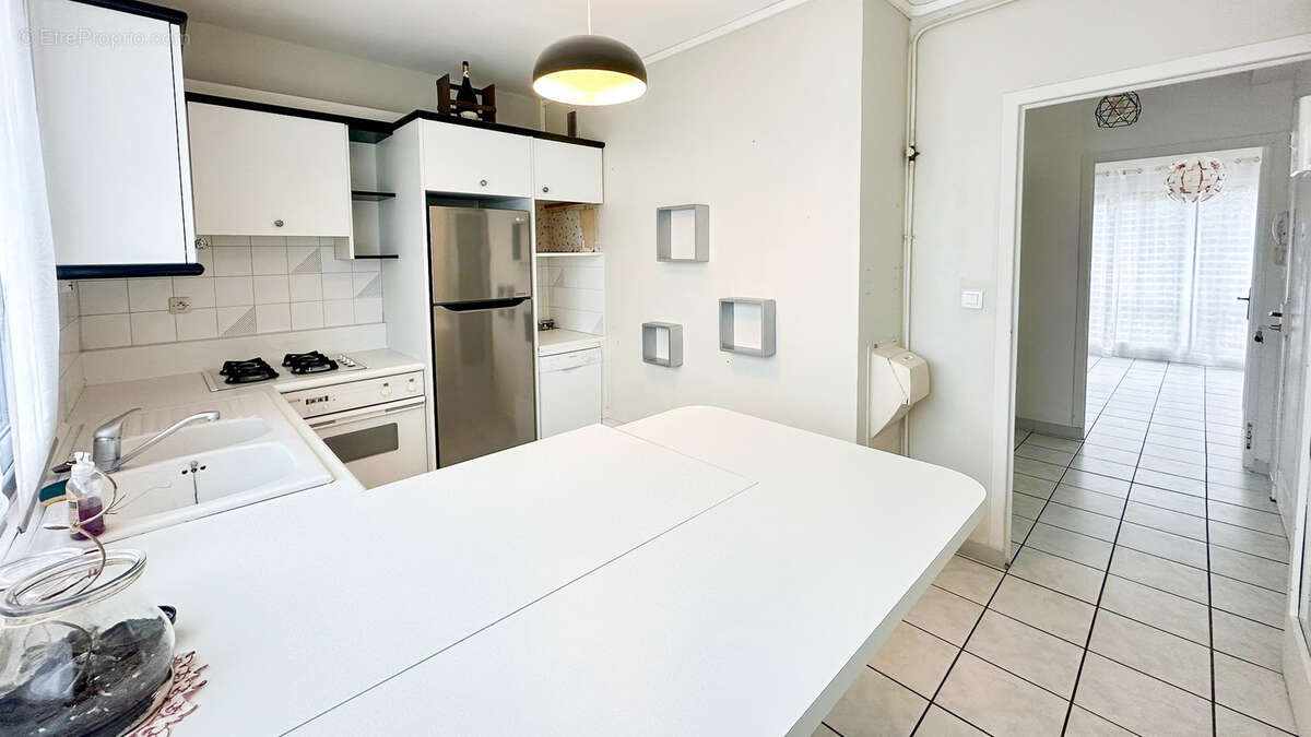 Appartement T3   68 m2   Clermont-Ferrand - photo 7