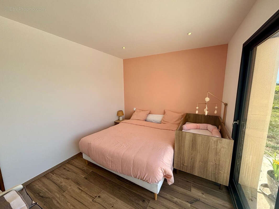 GRIGNAN - Belle Villa neuve sur 2 160 m2, avec VUE. - photo 24