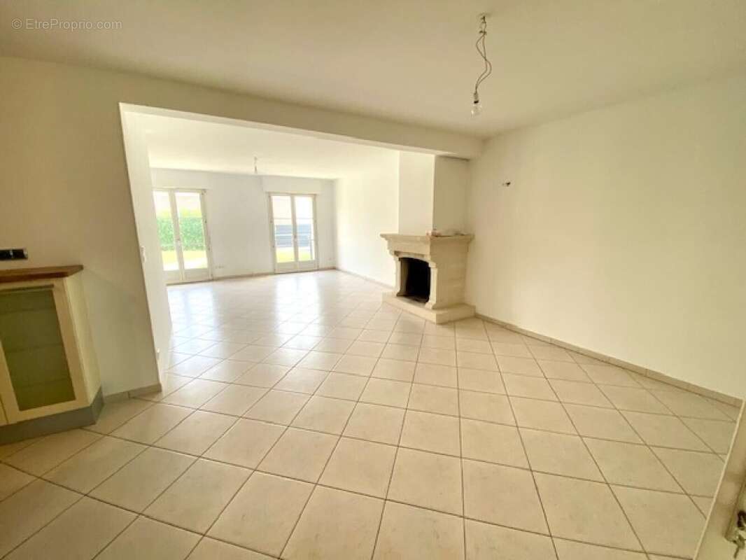 Photo 2 - Maison à NEUVILLE-SAINT-AMAND