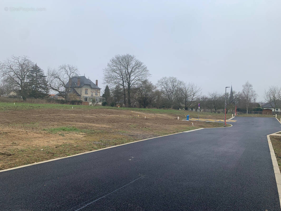 Terrain à LOIVRE