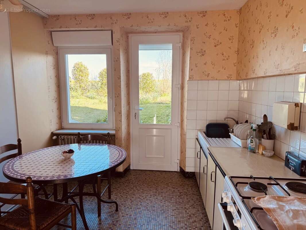 Maison à SAINT-SEGAL