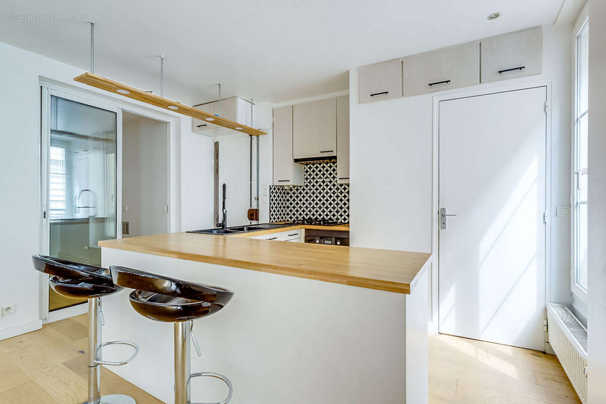 Appartement à PARIS-17E