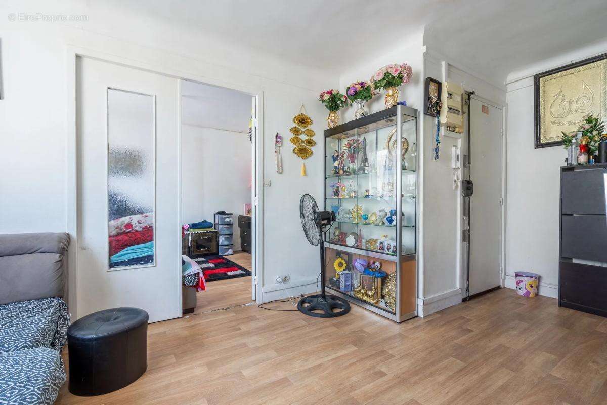 Appartement à AUBERVILLIERS