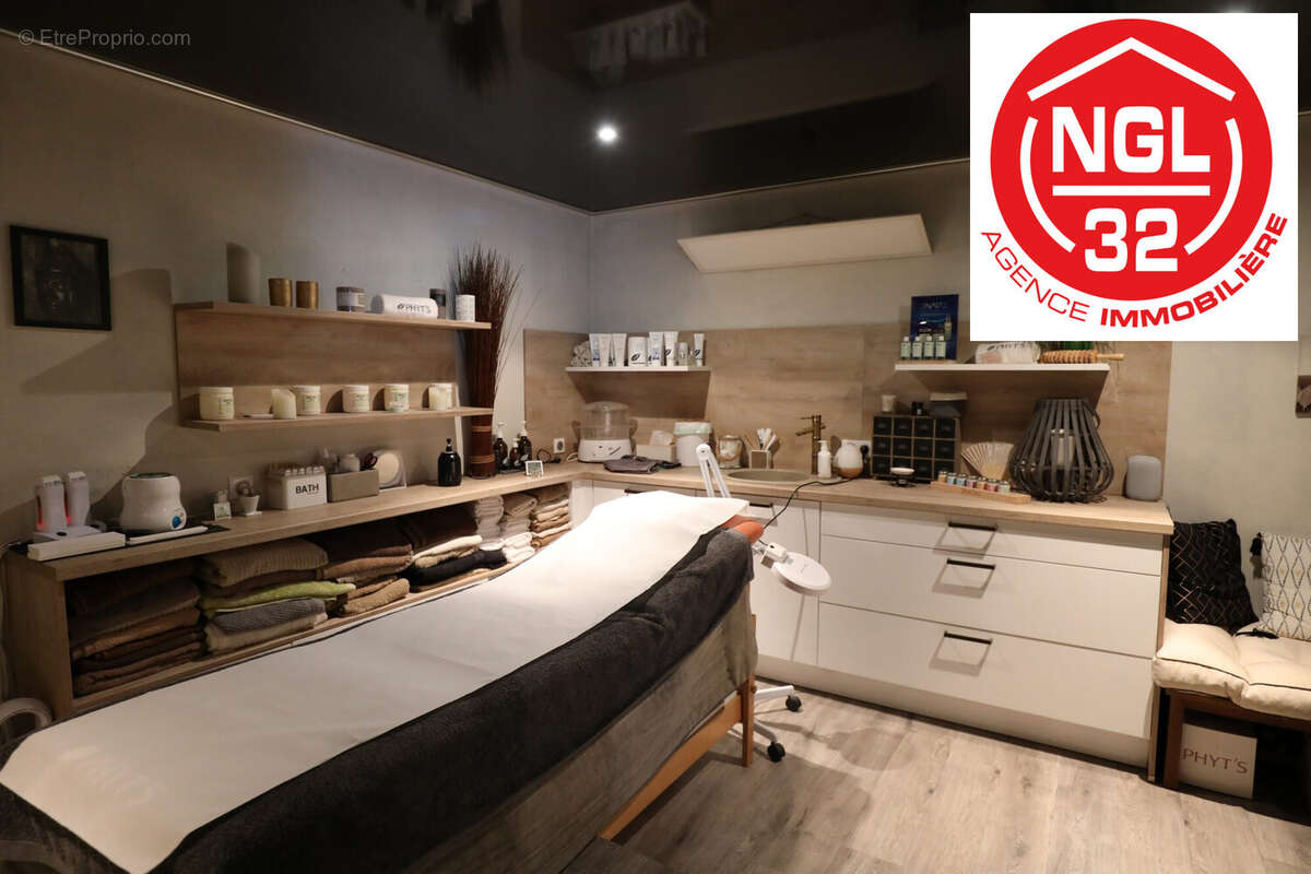 Commerce à ALLONZIER-LA-CAILLE