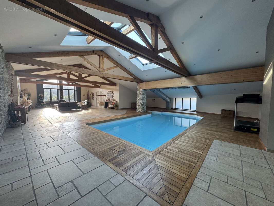 Maison à SAINT-GENEST-MALIFAUX