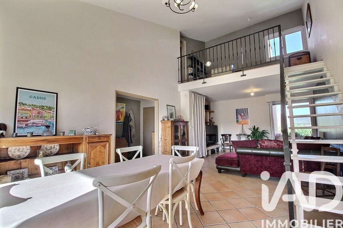Photo 2 - Appartement à LE BEAUSSET
