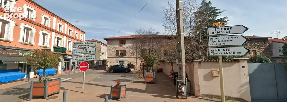 Parking à SAINT-JUST-SAINT-RAMBERT