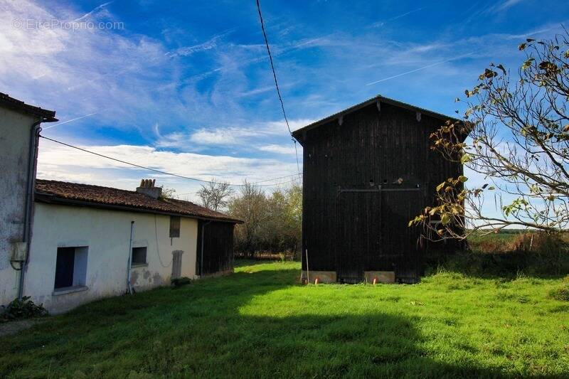 Maison à AILLAS