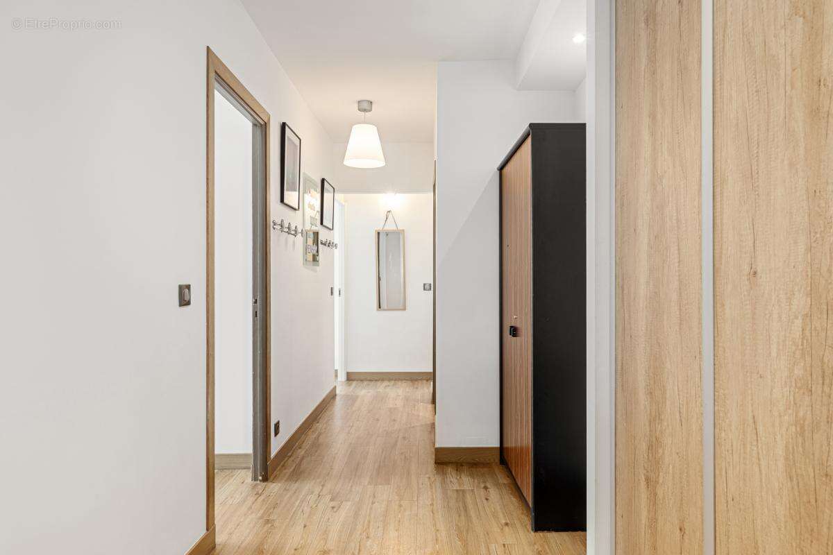 Appartement 4 pièces avec vue Port Vauban, mer et montagnes – Antibes - photo 15