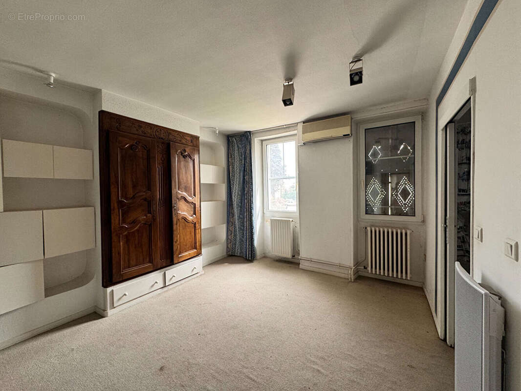 Maison à CHATEAUNEUF-DE-GADAGNE