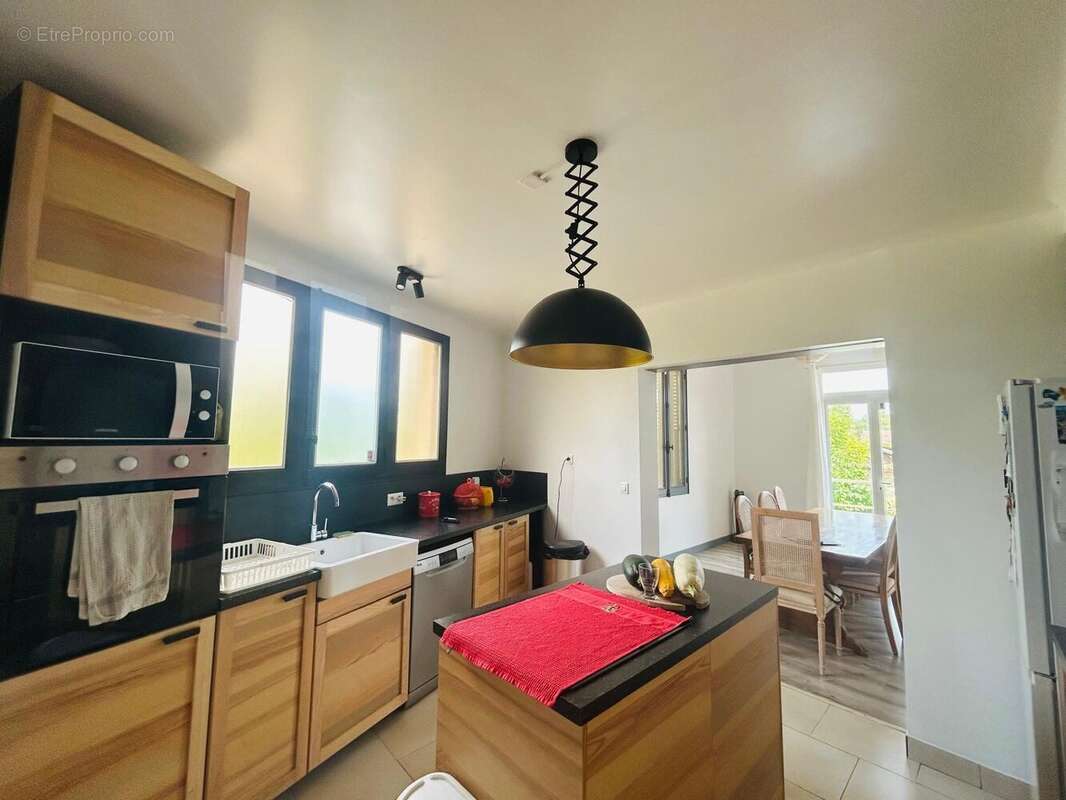 Maison 98 m² à Villeneuve-Sur-Yonne  - photo 7