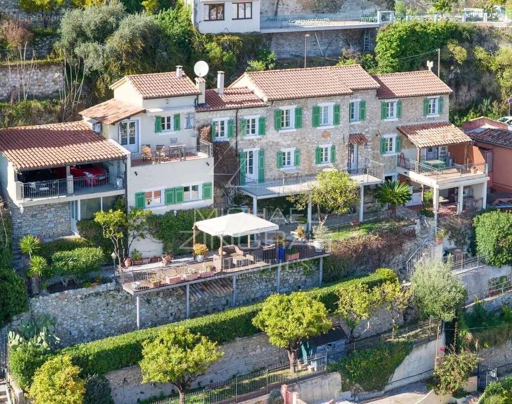 Roquebrune-Cap-Martin – Villa d’exception avec vue panoramique sur la mer - photo 3