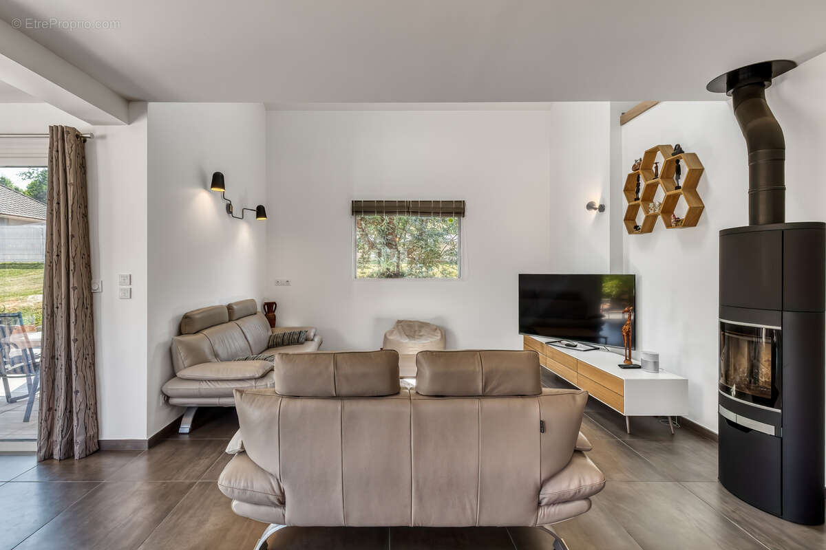 Maison à CHINDRIEUX